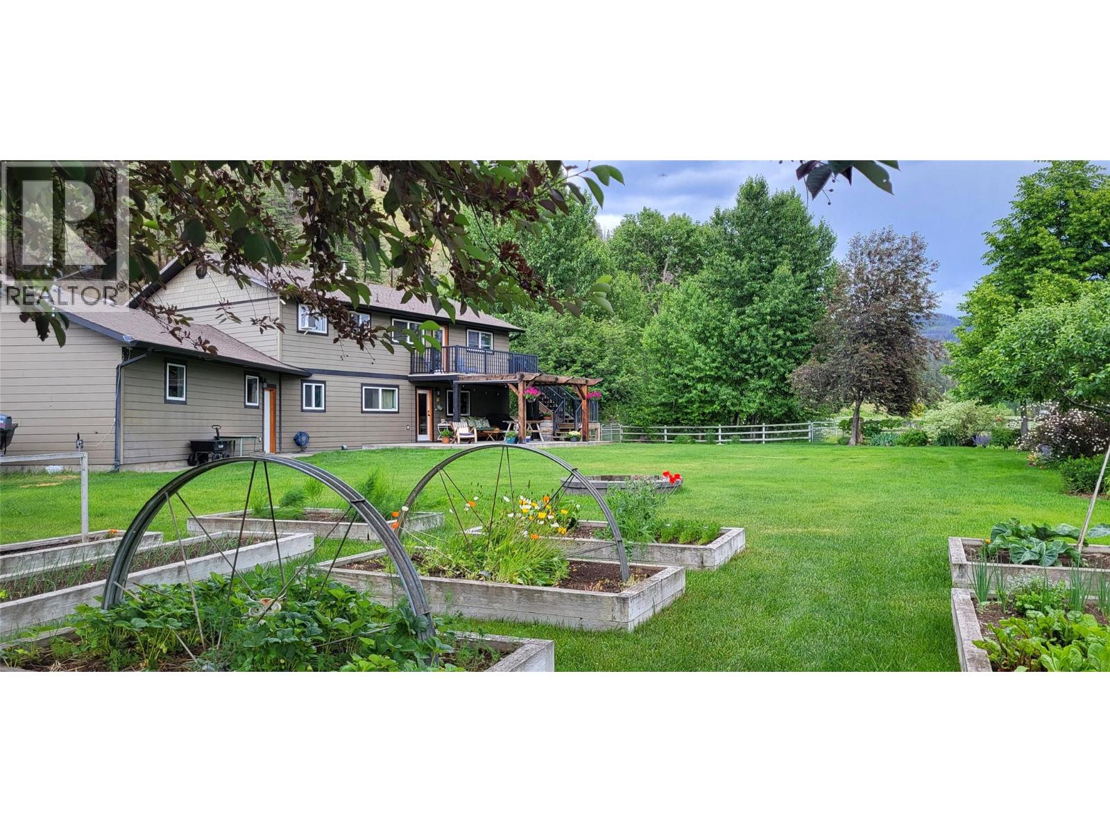 3602 Kamloops Vernon Highway, Monte Lake