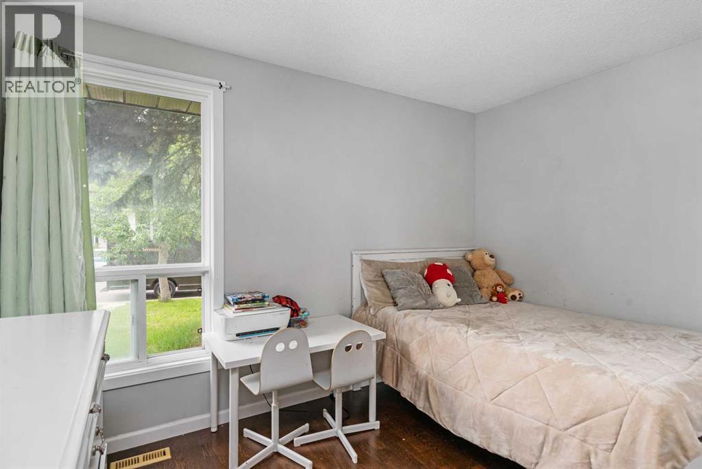 Single Family House Bungalow for Sale in  Templewood Road NE Temple Calgary 