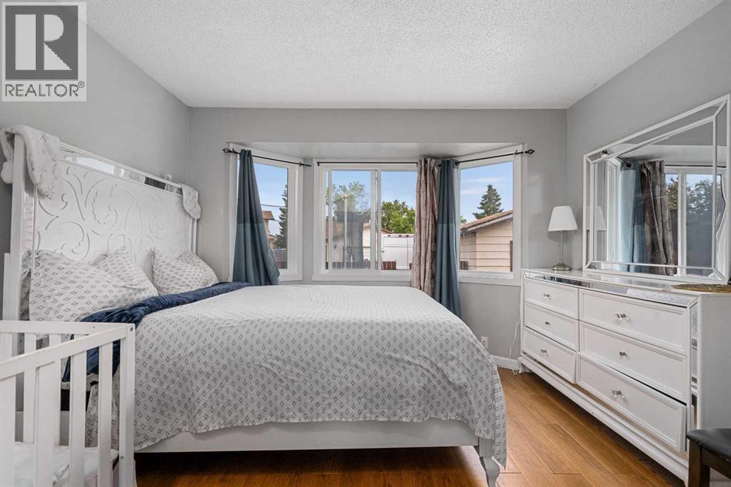 Single Family House Bungalow for Sale in  Templewood Road NE Temple Calgary 