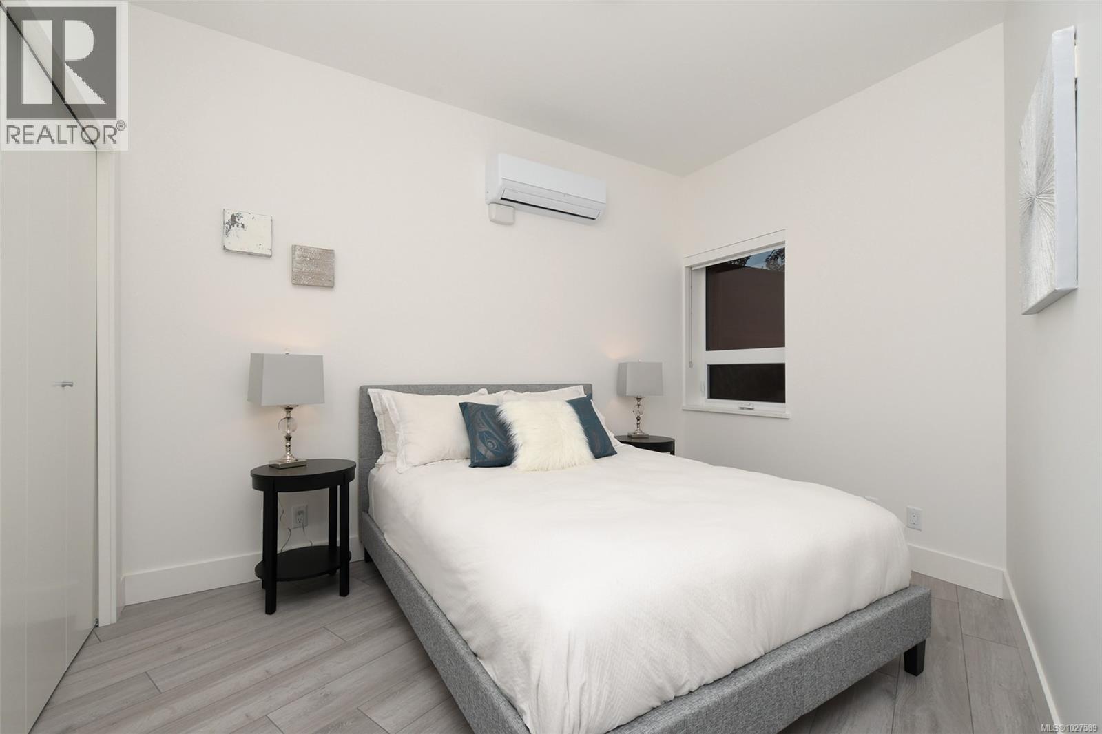 101 991 McKenzie Avenue, Saanich