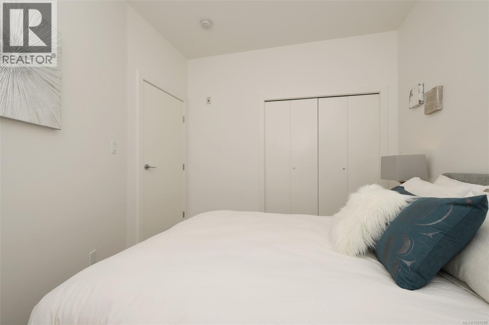 101 991 McKenzie Avenue, Saanich