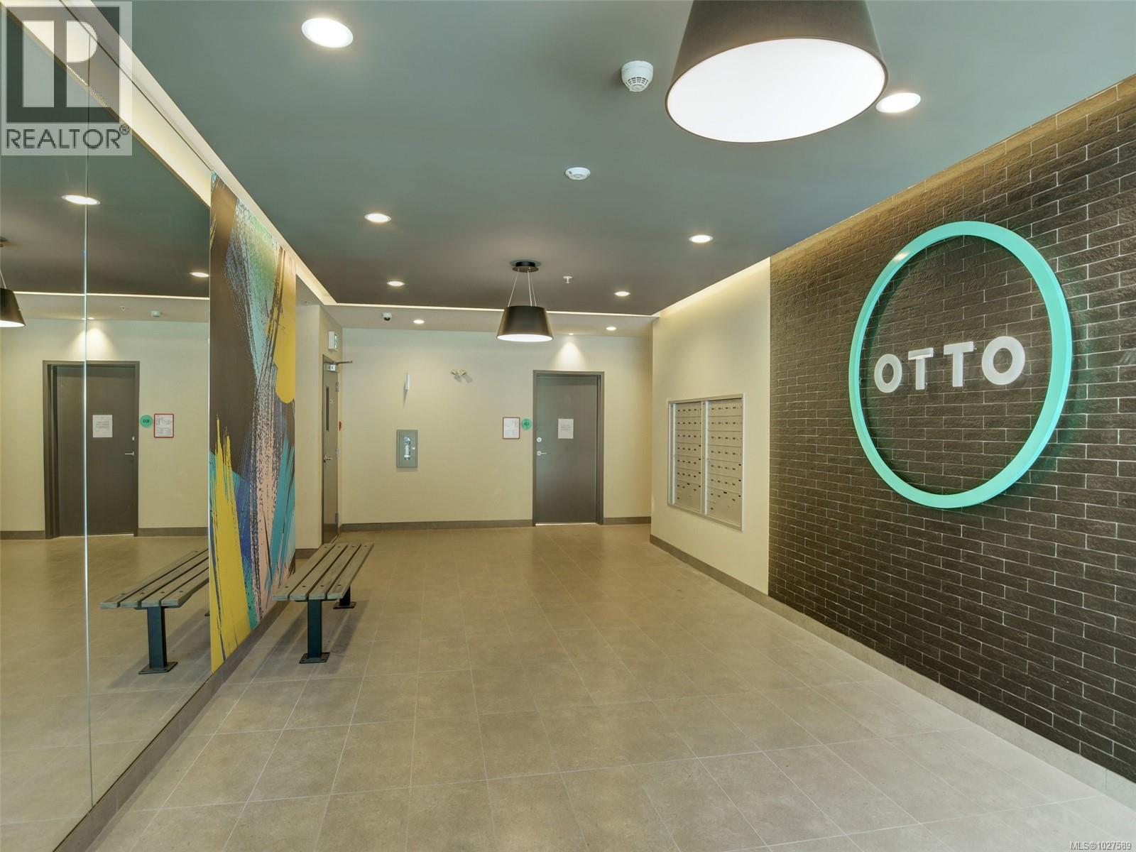 101 991 McKenzie Avenue, Saanich