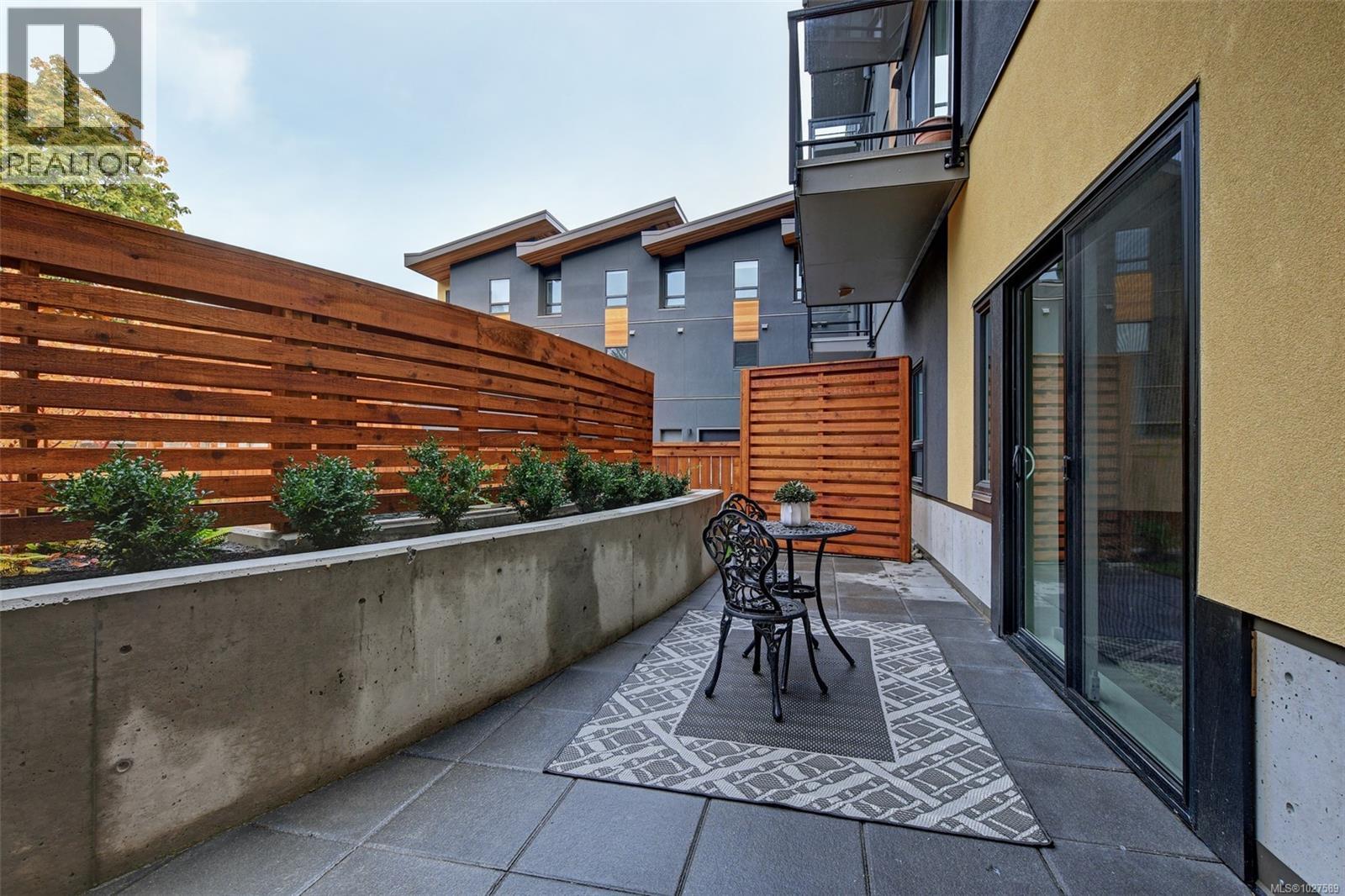 101 991 McKenzie Avenue, Saanich