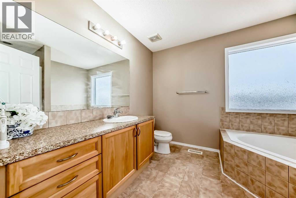 Single Family House for Sale in  Everglen Road SW Evergreen Calgary 