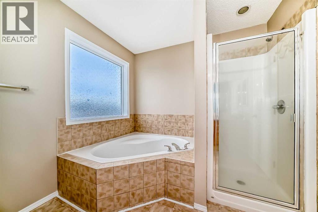 Single Family House for Sale in  Everglen Road SW Evergreen Calgary 