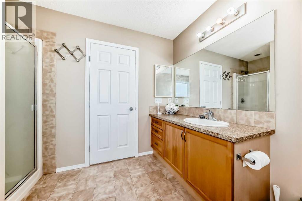 Single Family House for Sale in  Everglen Road SW Evergreen Calgary 