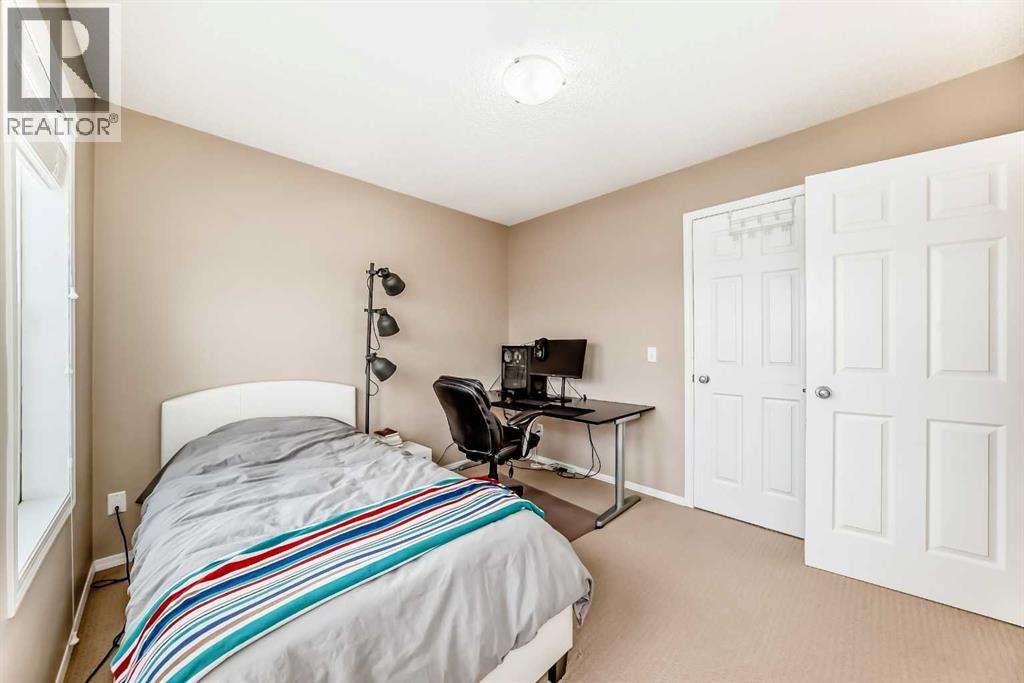 Single Family House for Sale in  Everglen Road SW Evergreen Calgary 