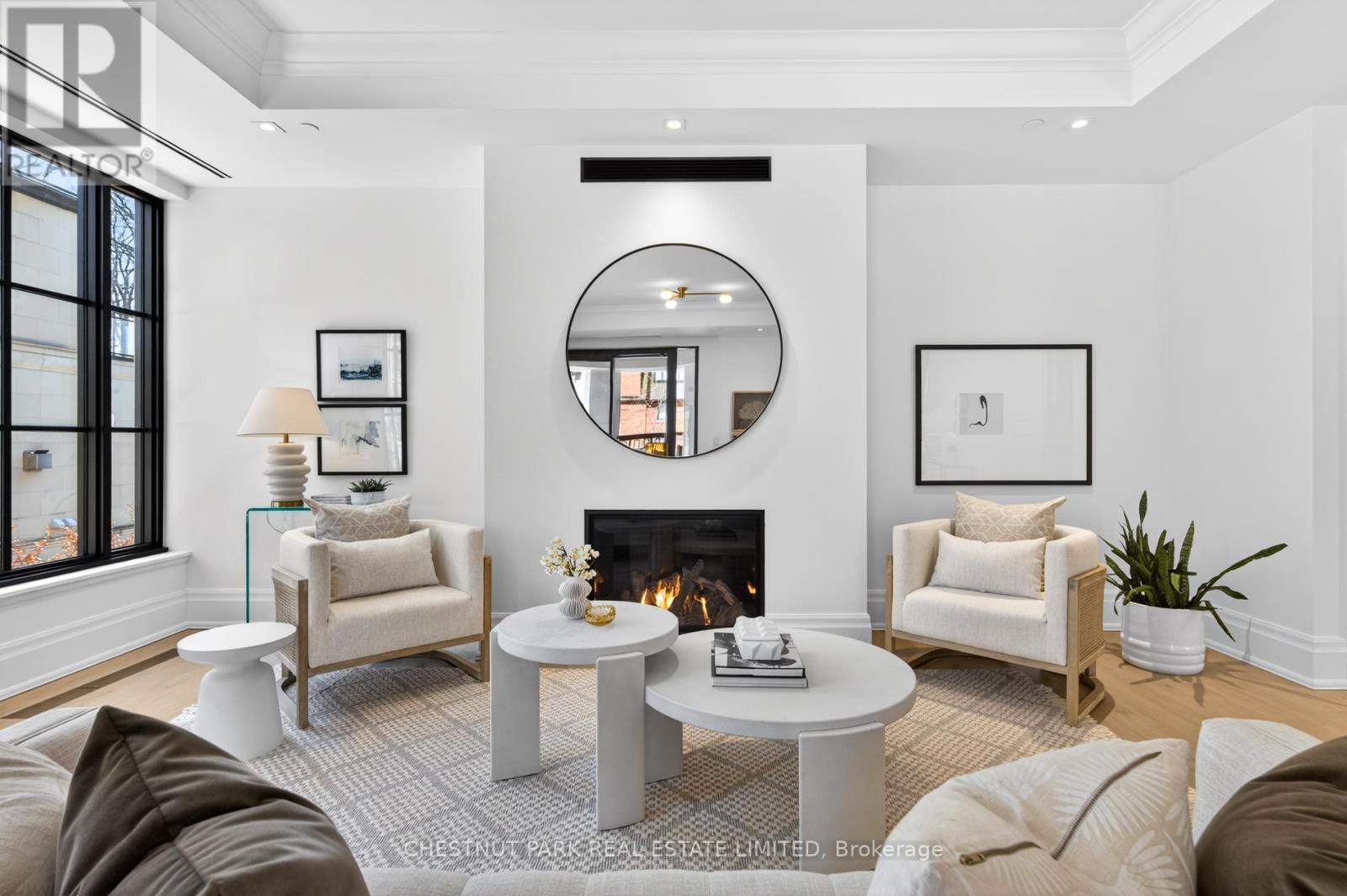 #202 77 CLARENDON AVENUE - 5