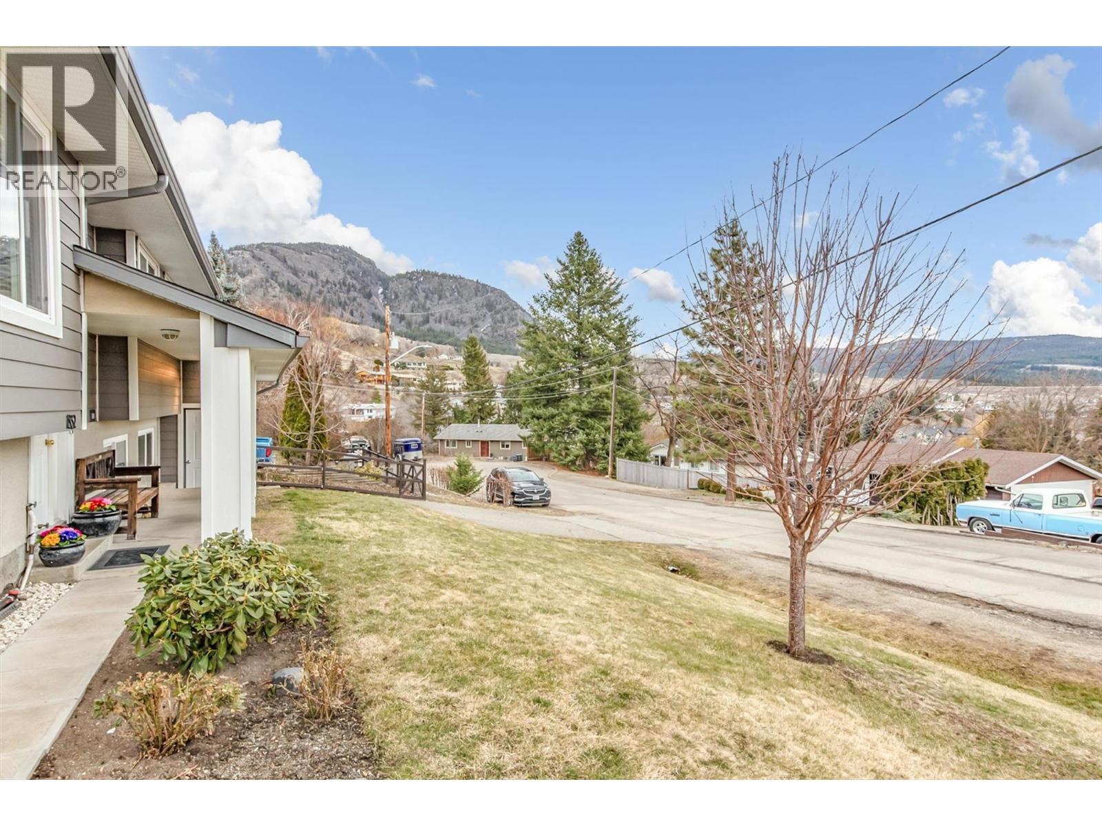  1832 Golbeck Court, Kelowna