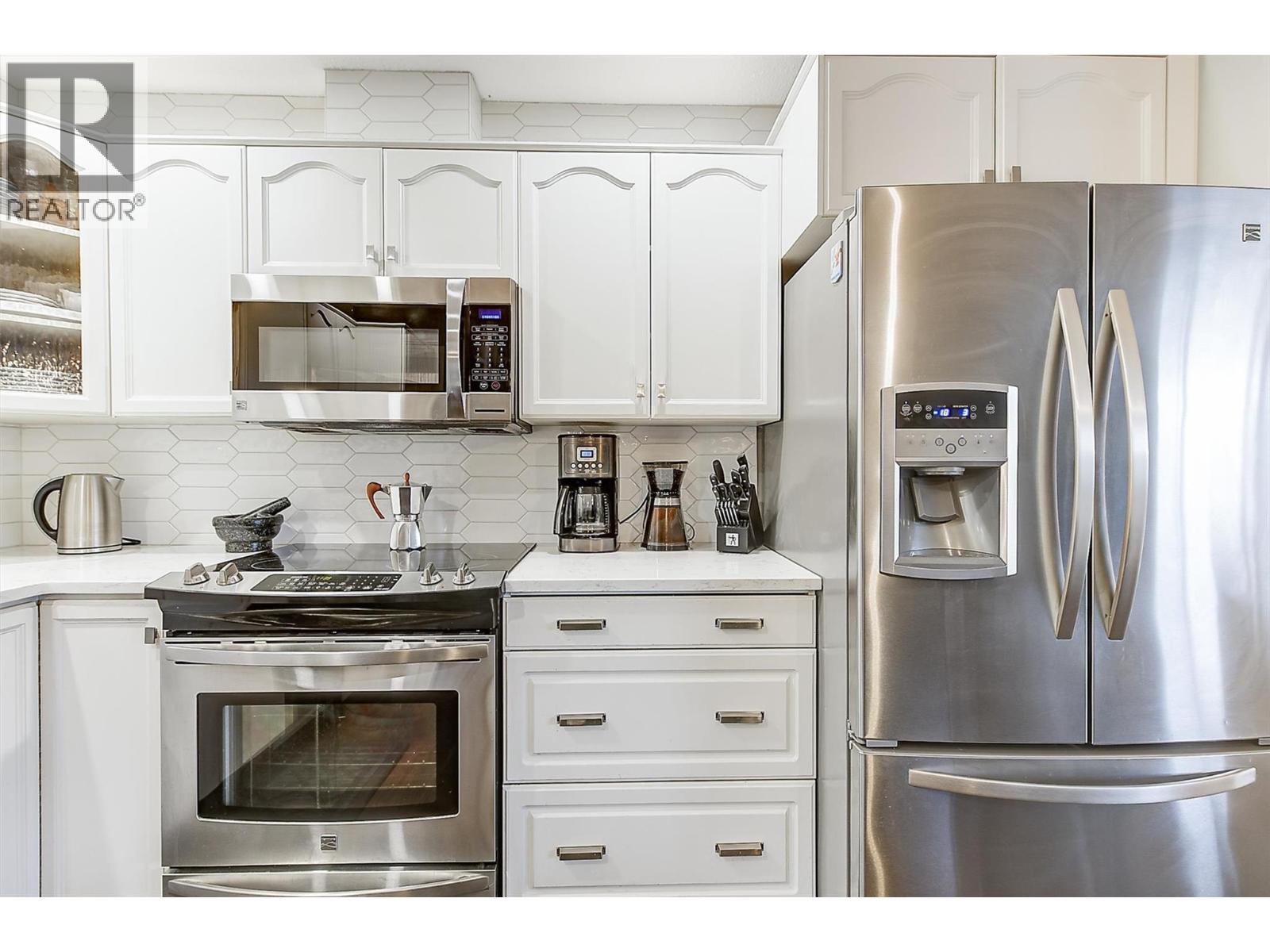  1832 Golbeck Court, Kelowna