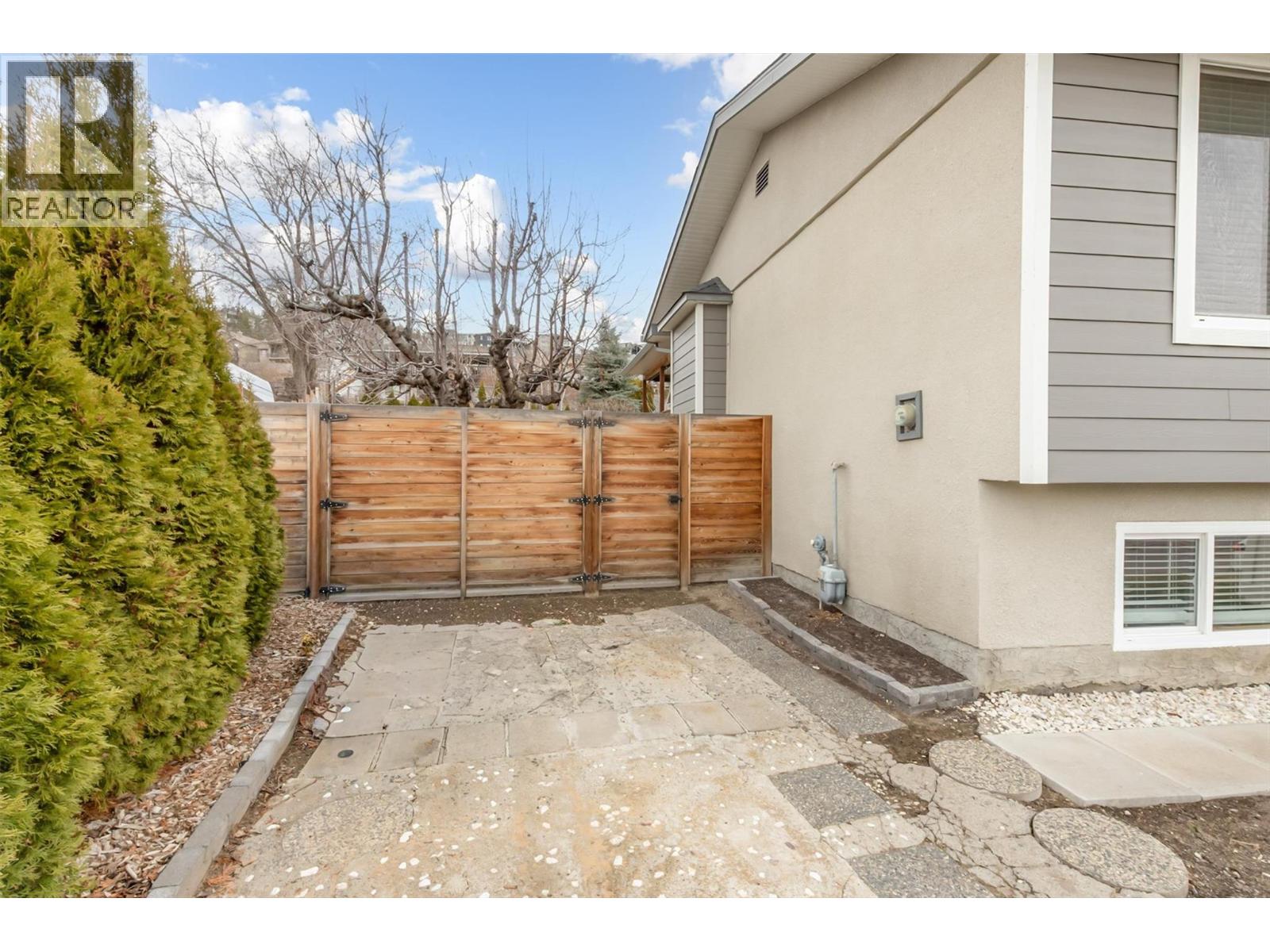  1832 Golbeck Court, Kelowna