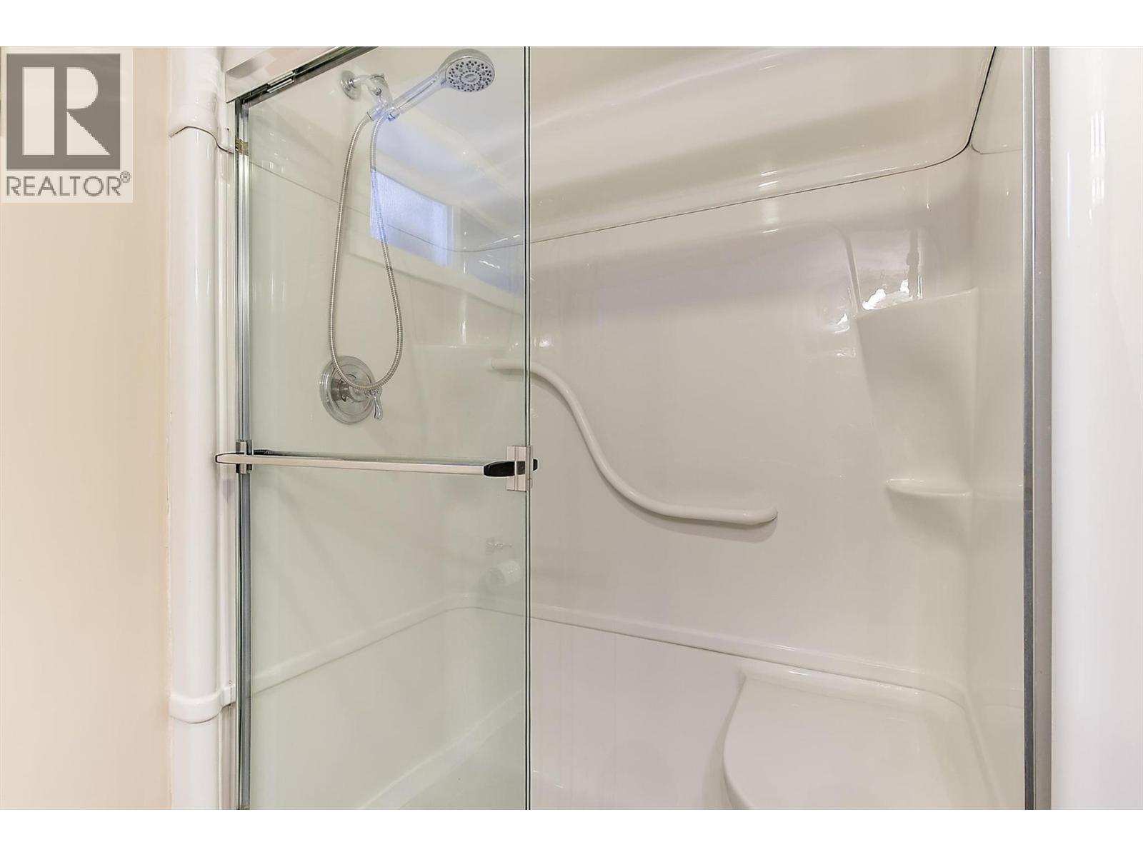  1832 Golbeck Court, Kelowna