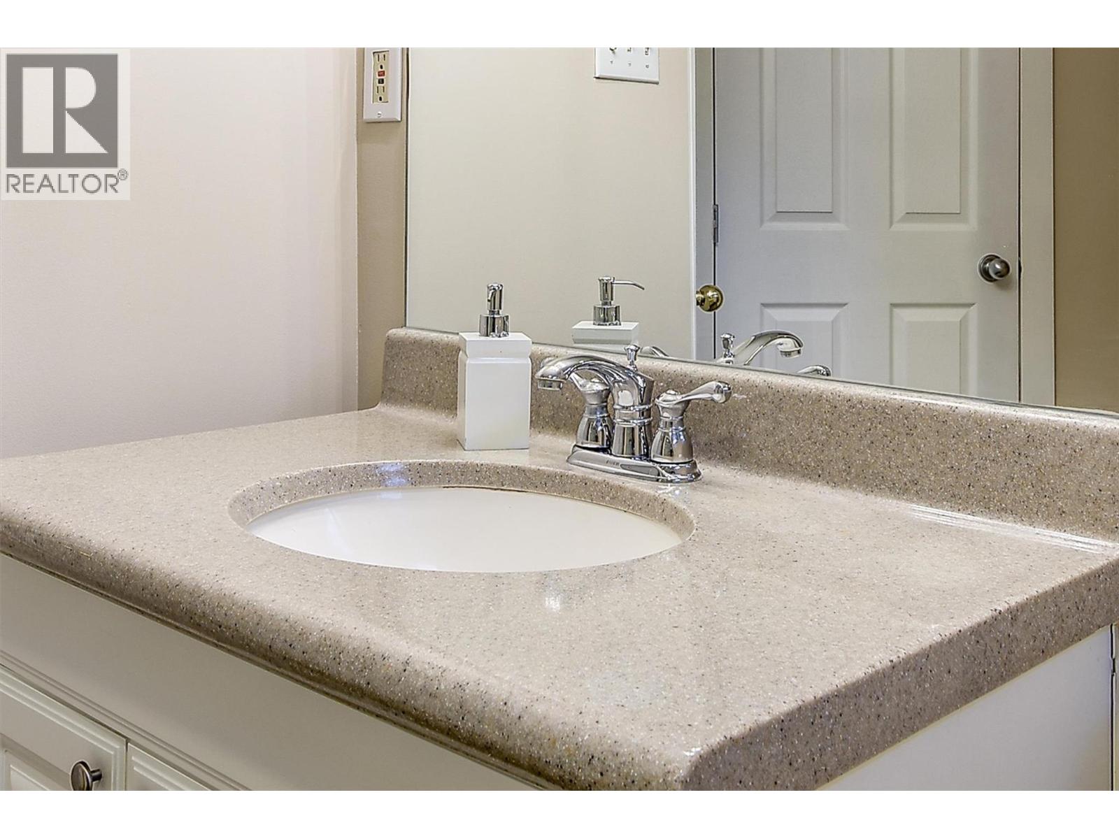  1832 Golbeck Court, Kelowna