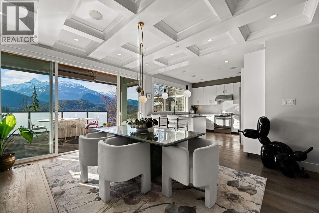 2954 STRANGWAY PLACE, Squamish