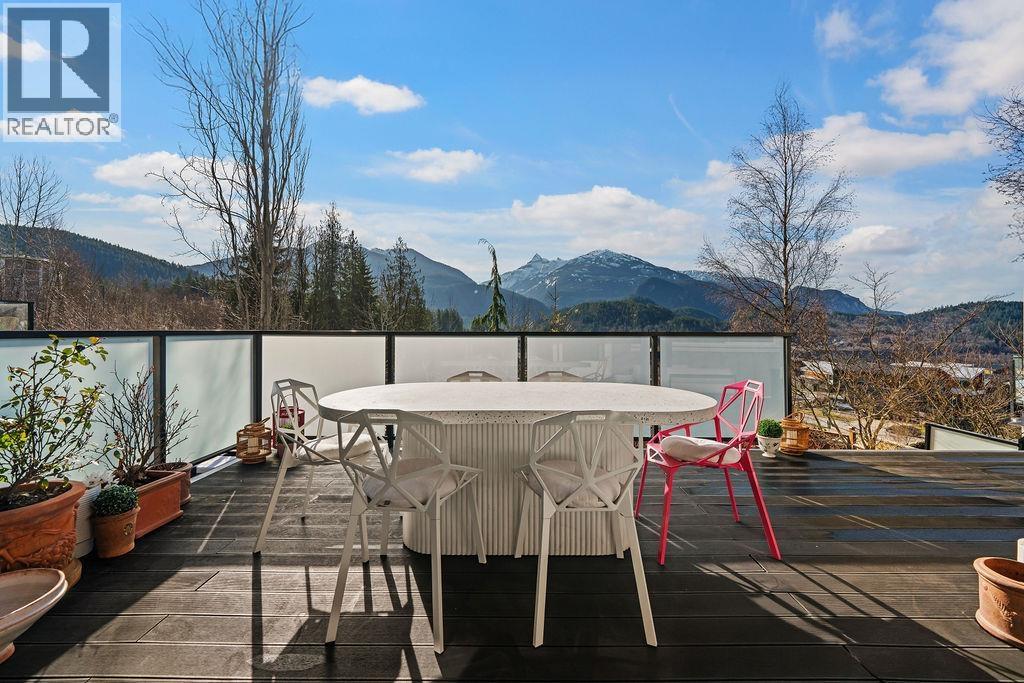 2954 STRANGWAY PLACE, Squamish