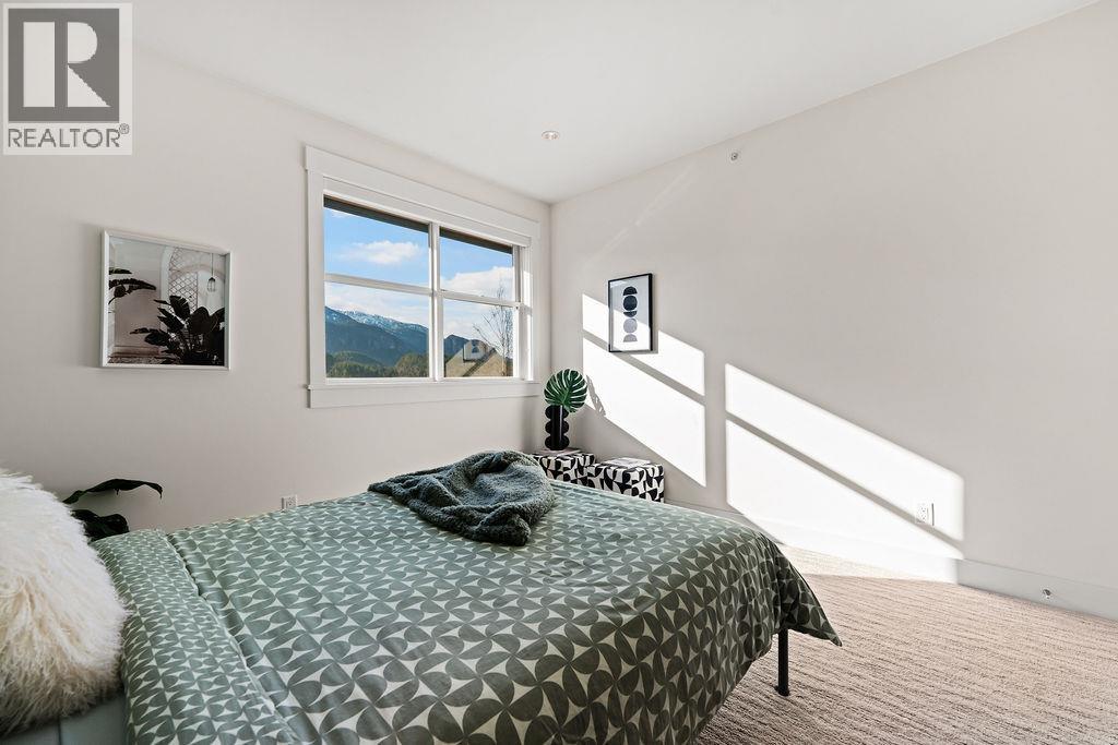 2954 STRANGWAY PLACE, Squamish