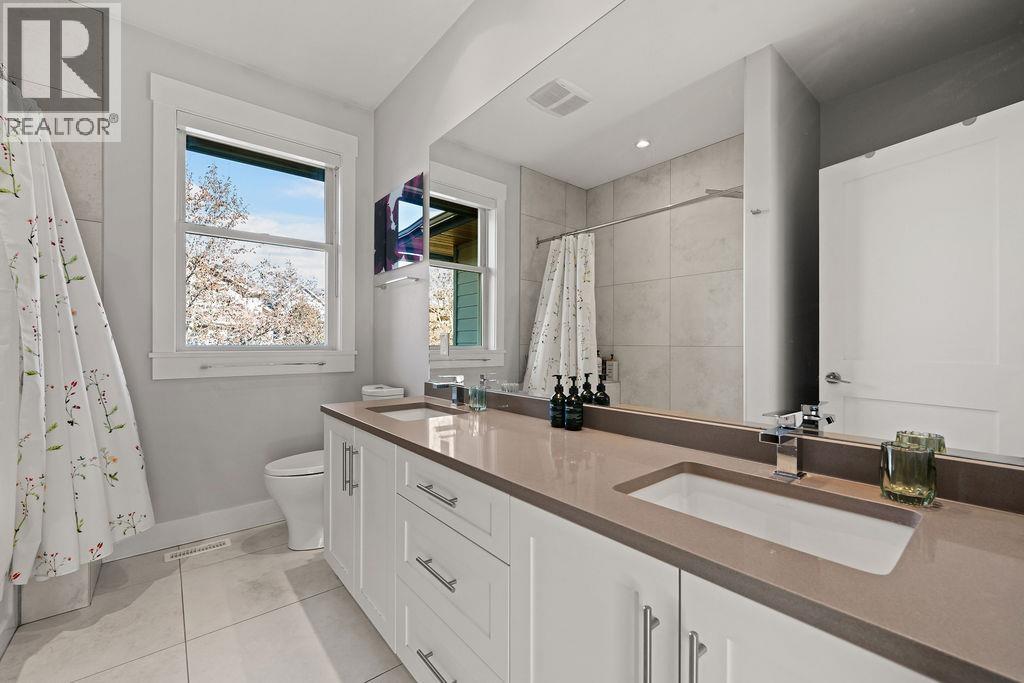 2954 STRANGWAY PLACE, Squamish