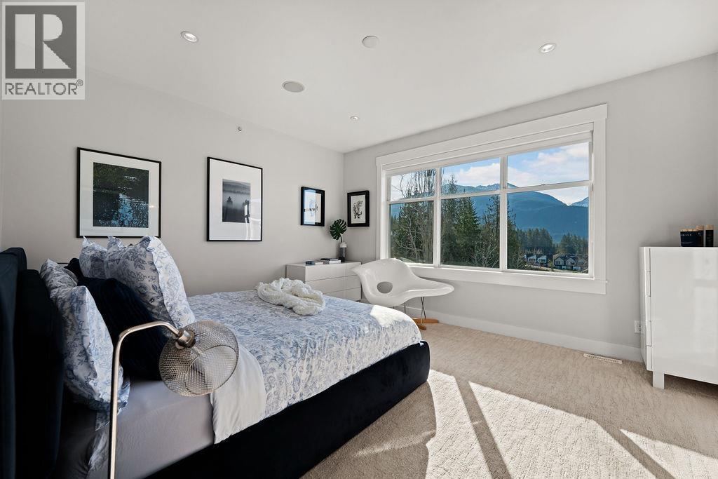 2954 STRANGWAY PLACE, Squamish