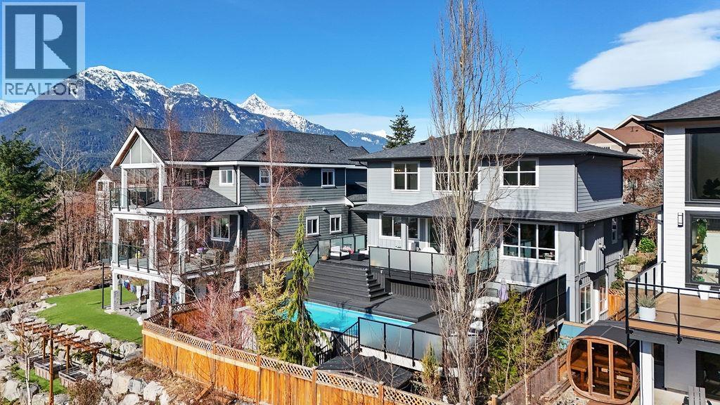 2954 STRANGWAY PLACE, Squamish