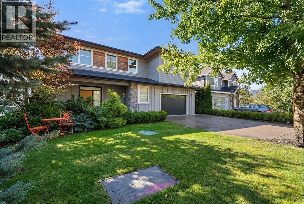 2954 STRANGWAY PLACE, Squamish