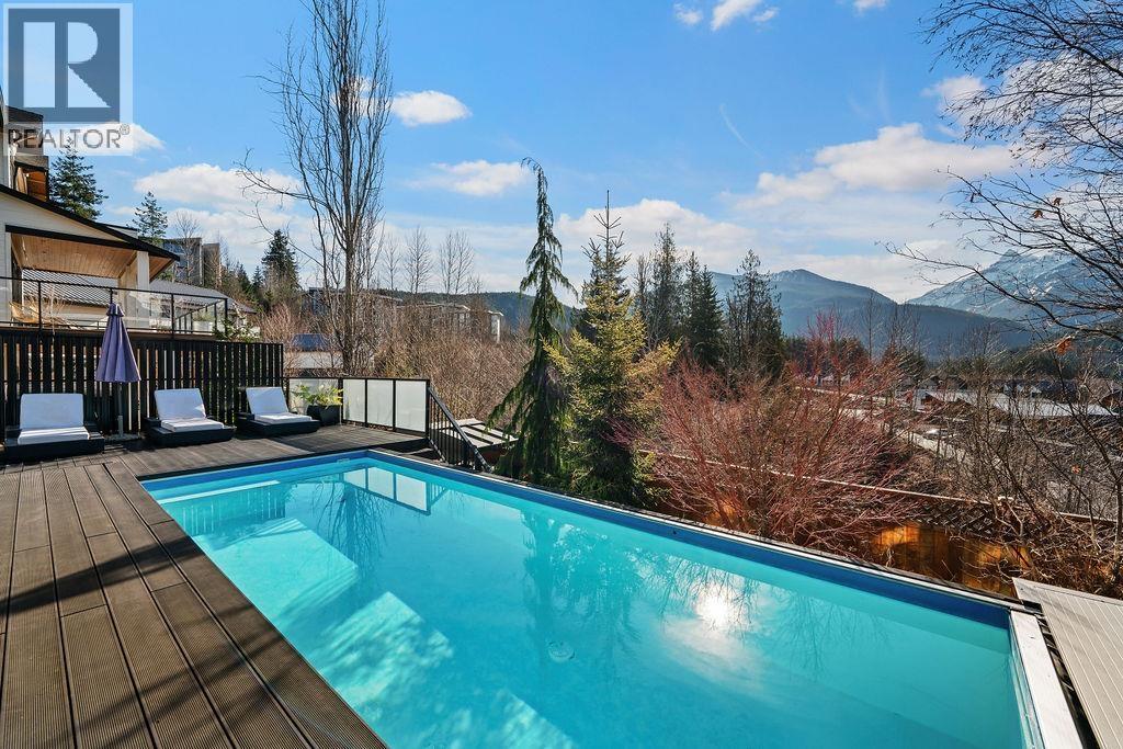 2954 STRANGWAY PLACE, Squamish