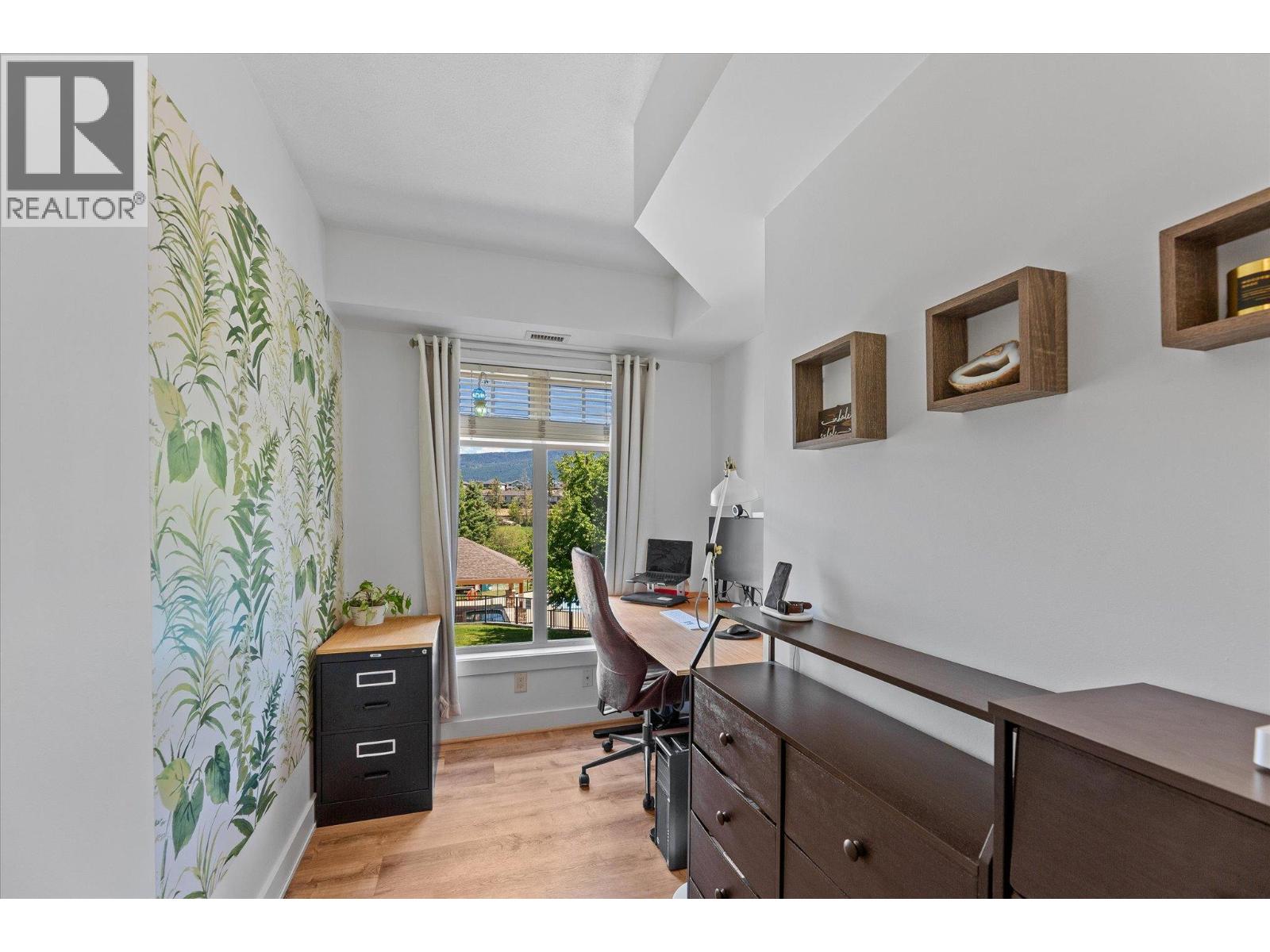 2551 Shoreline Drive Unit# 204, Lake Country