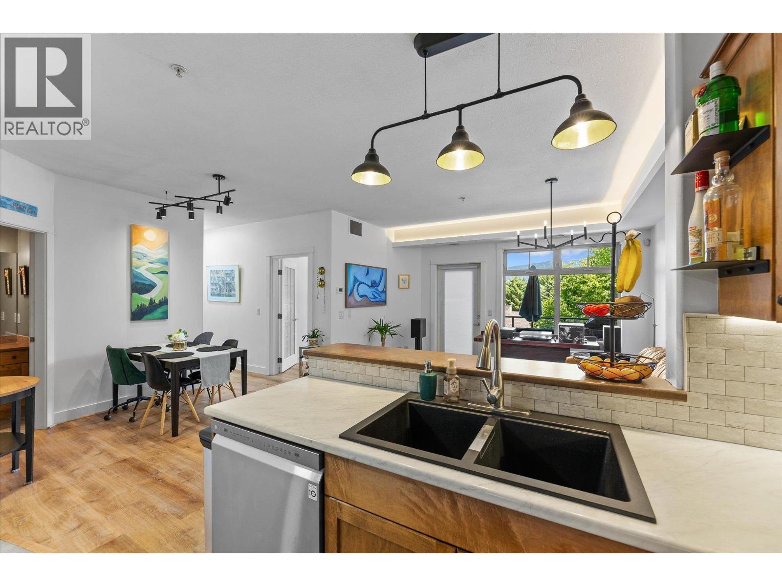 2551 Shoreline Drive Unit# 204, Lake Country