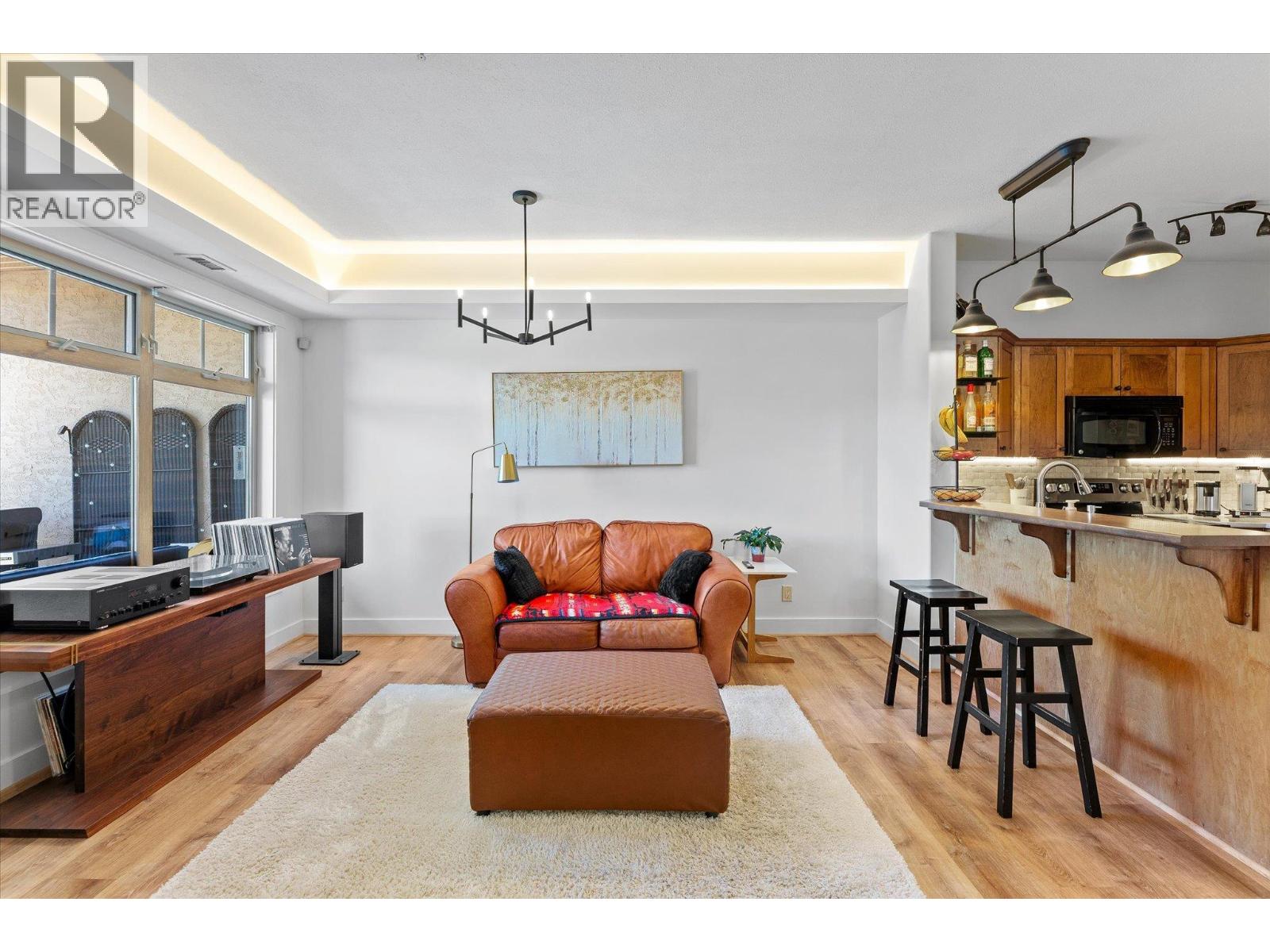 2551 Shoreline Drive Unit# 204, Lake Country