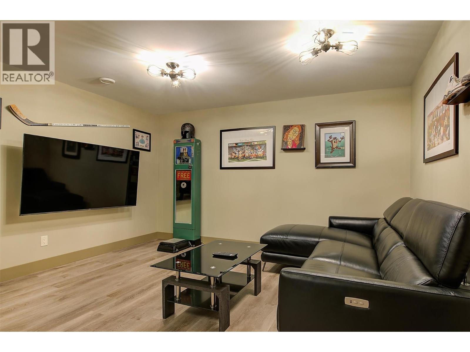 12623 Driftwood Court, Lake Country