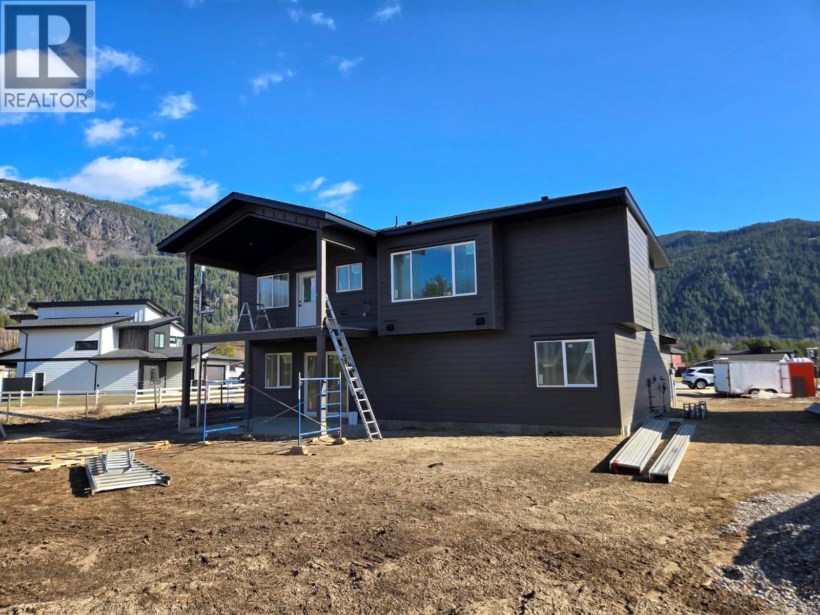 319 ELKVIEW Trail, Castlegar
