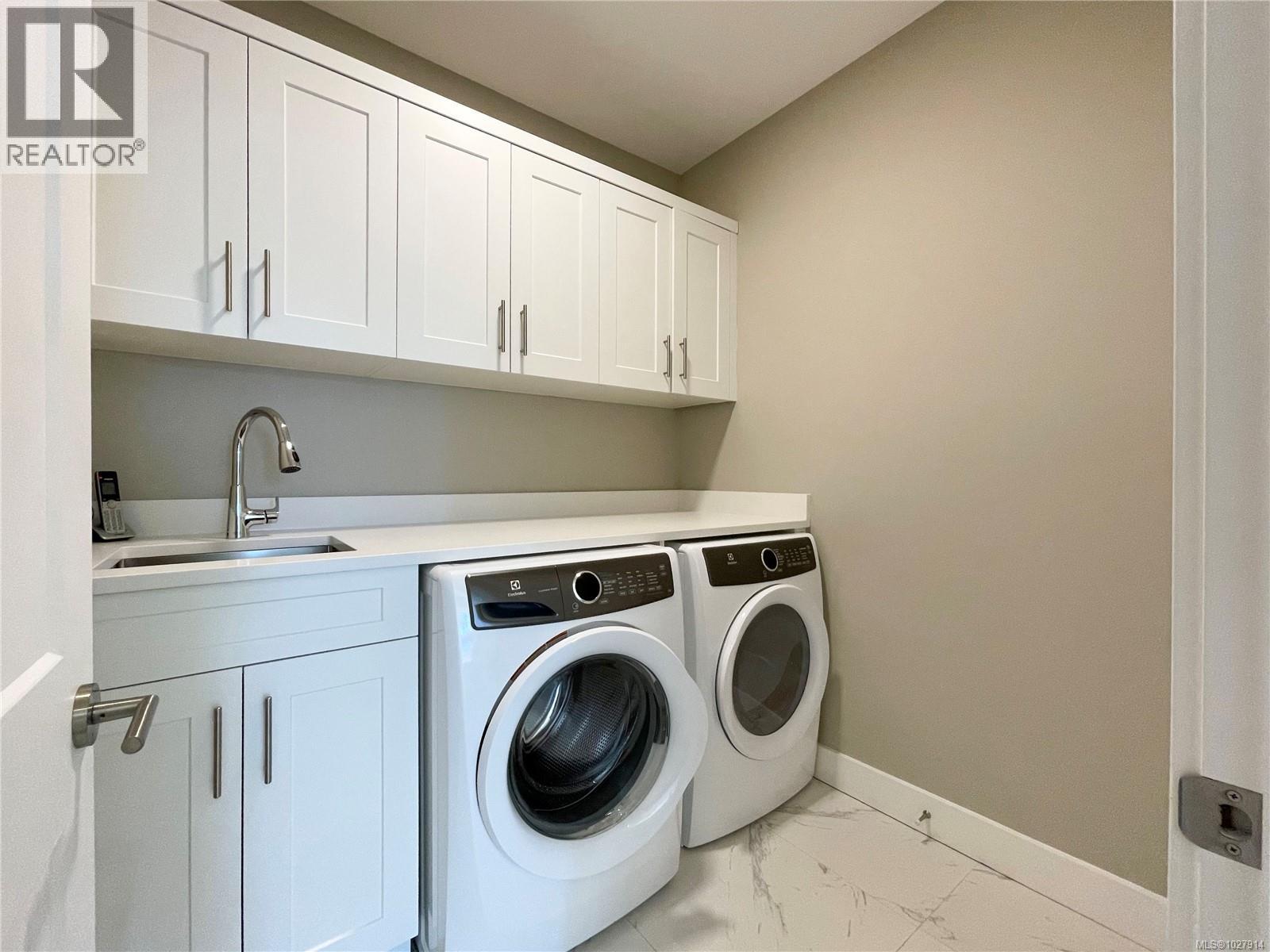  812 Sunset Point, Sooke