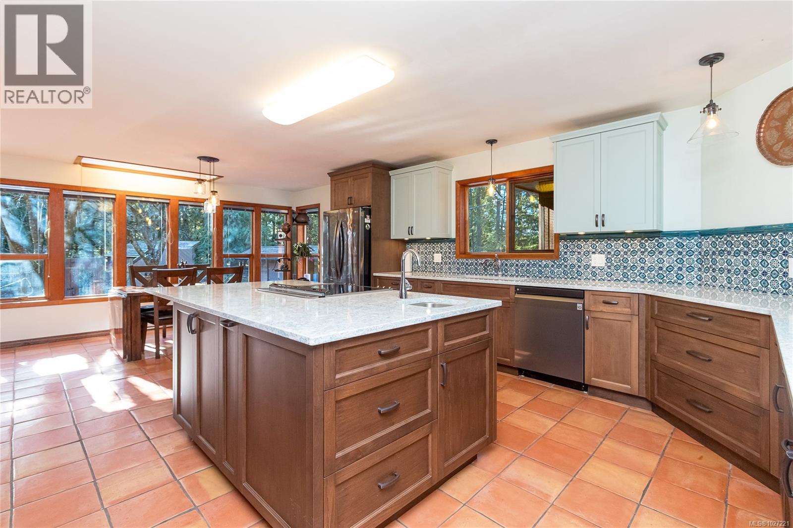 3713 Holland Ave, Cobble Hill