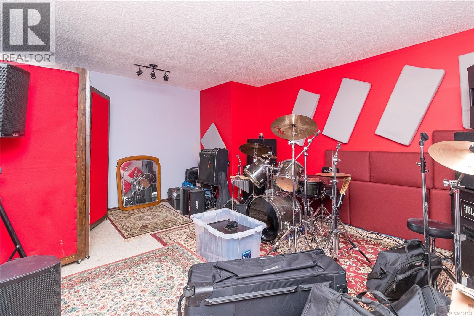 3713 Holland Ave, Cobble Hill