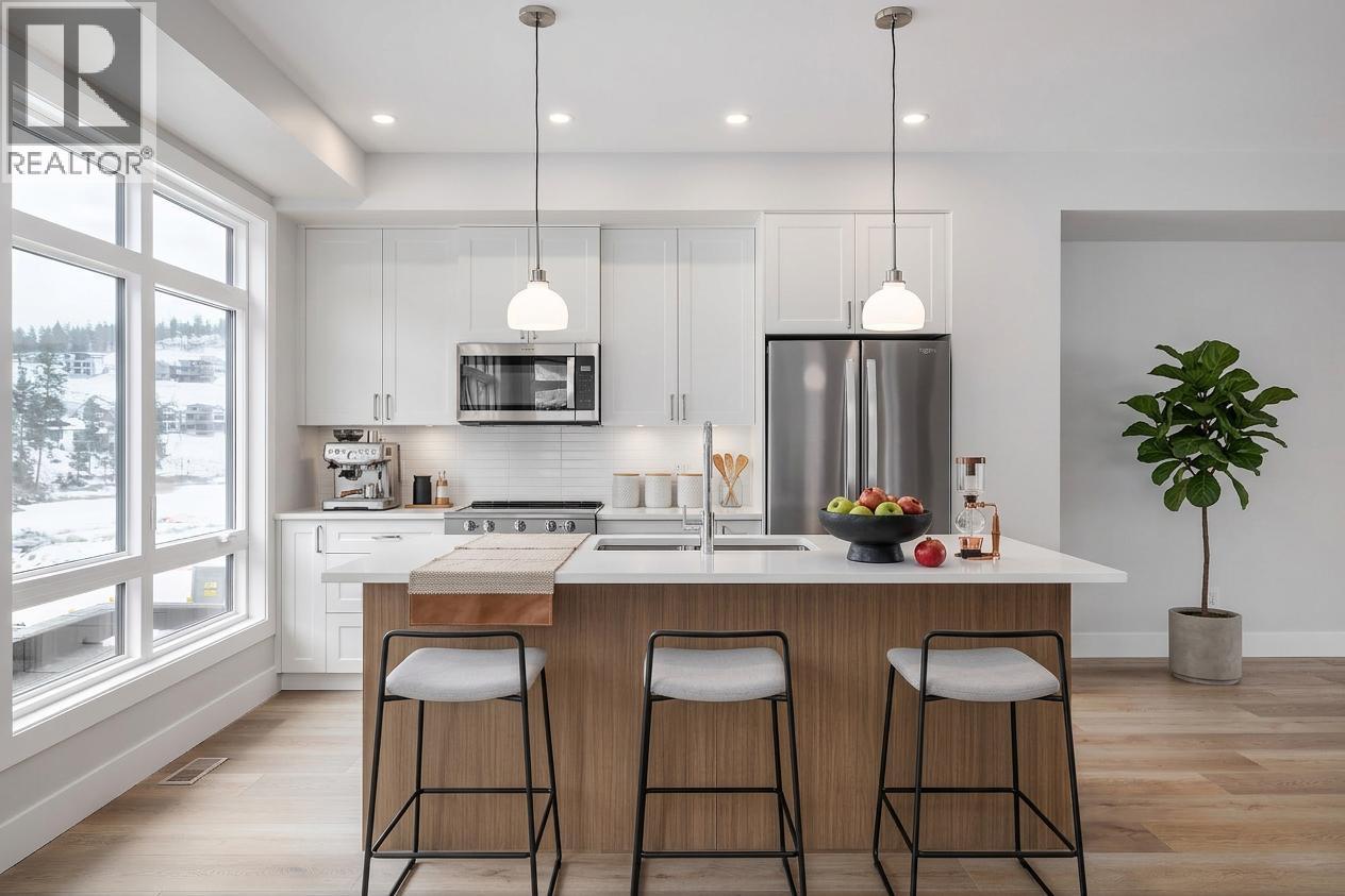 5 3425 Hilltown Drive, Kelowna