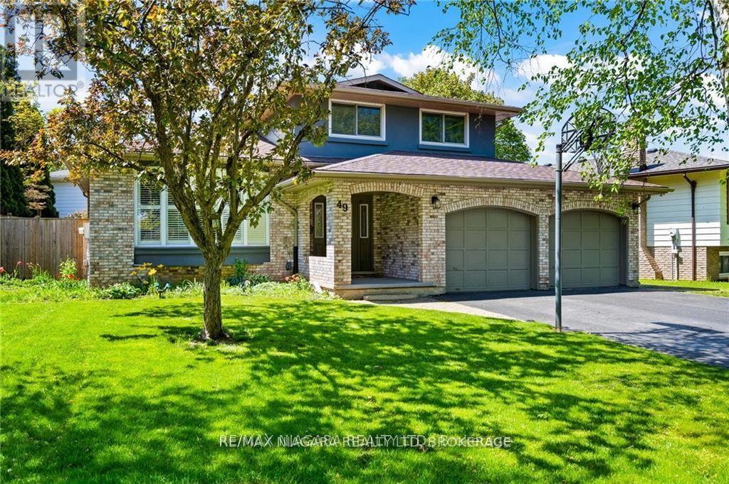 49 ROYAL OAK DRIVE - 1