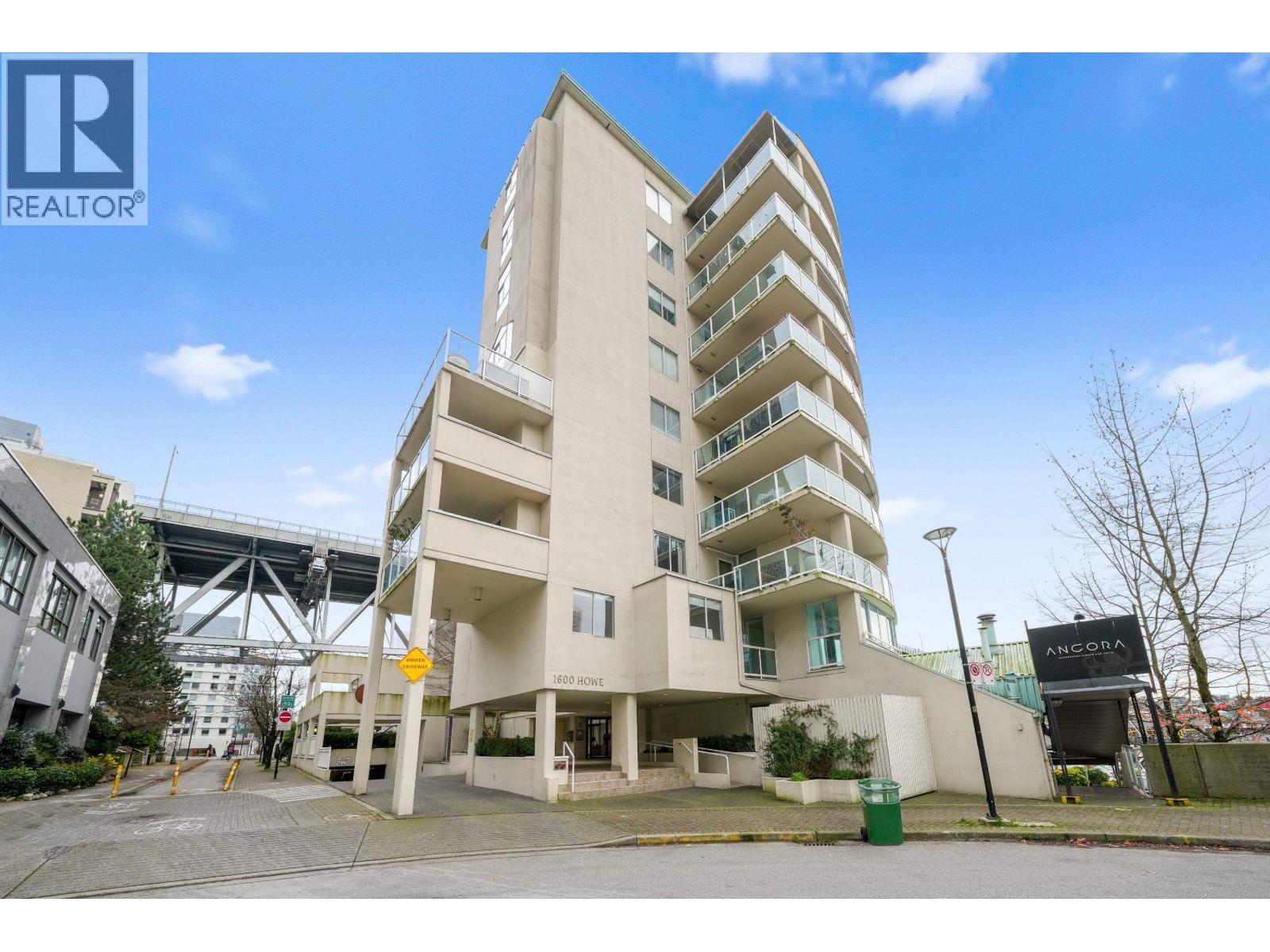 205 1600 HOWE STREET, Vancouver