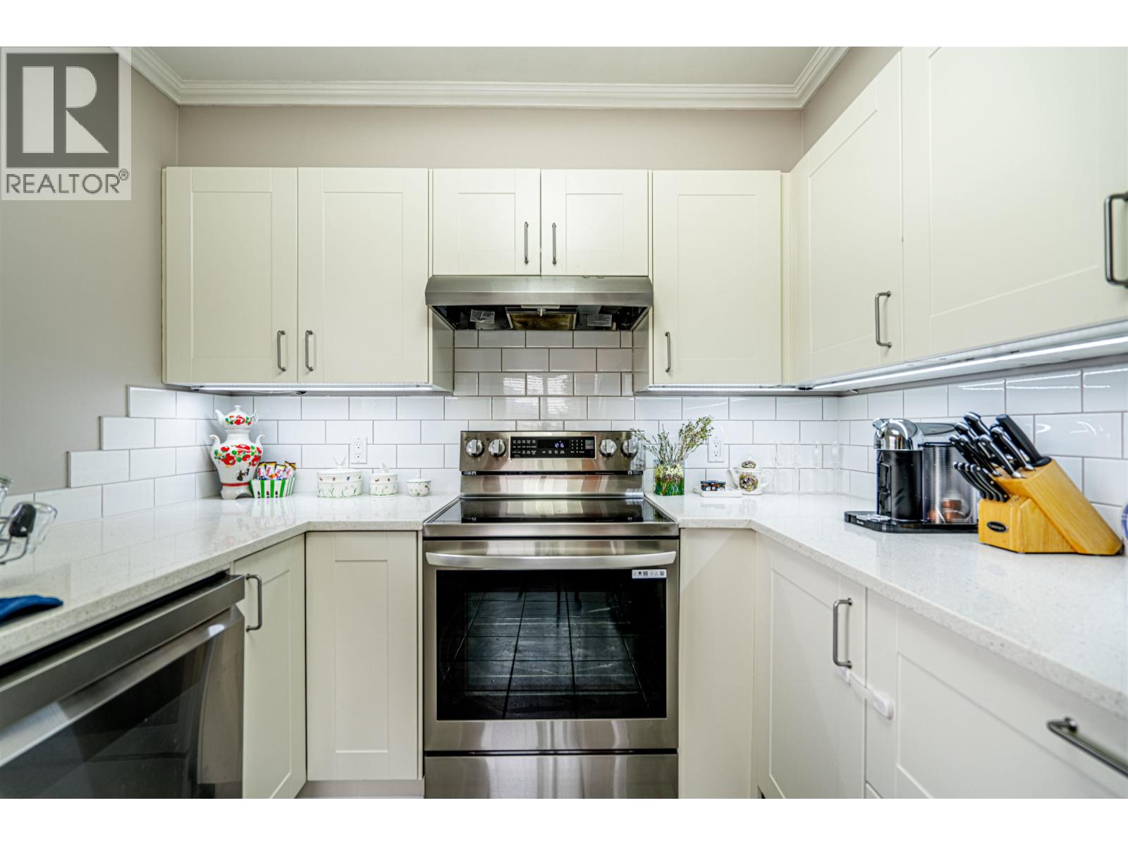 P02 223 MOUNTAIN HIGHWAY, North Vancouver