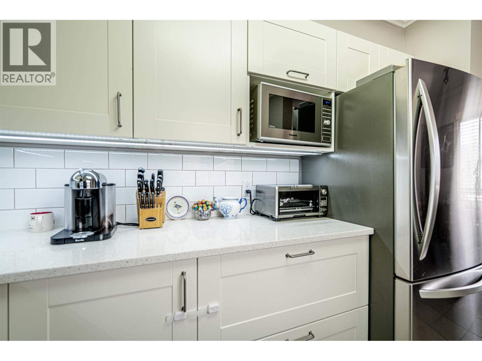 P02 223 MOUNTAIN HIGHWAY, North Vancouver