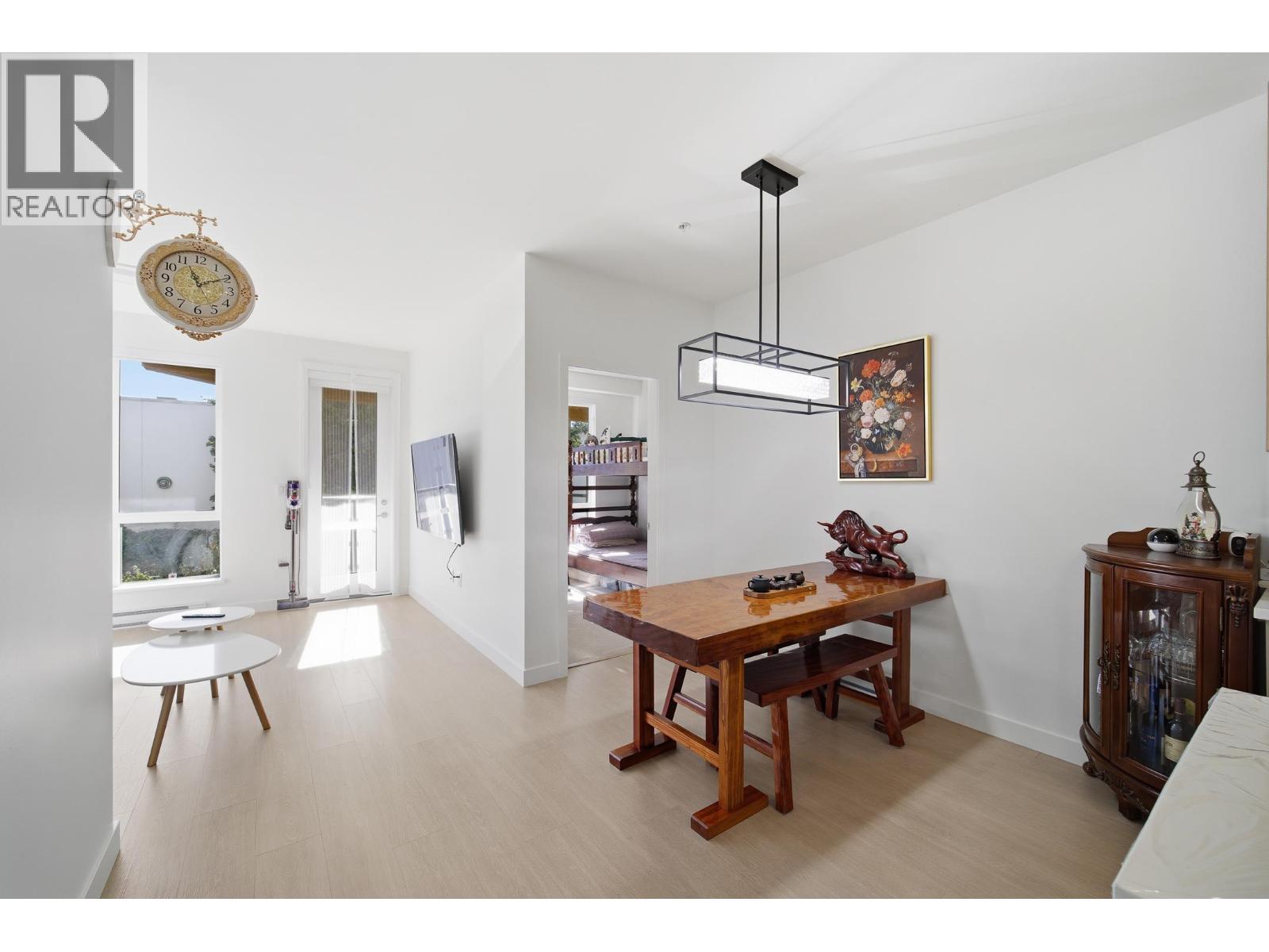 309 7588 16TH STREET, Burnaby