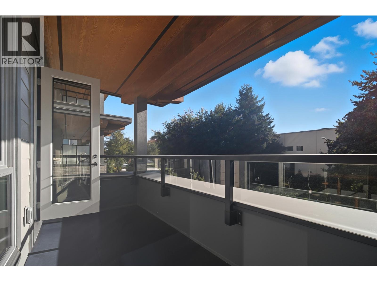 309 7588 16TH STREET, Burnaby