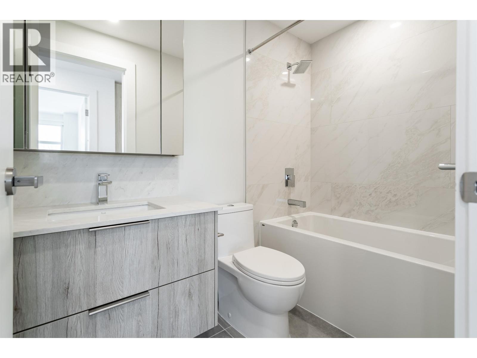 414 423 6TH STREET, West Vancouver