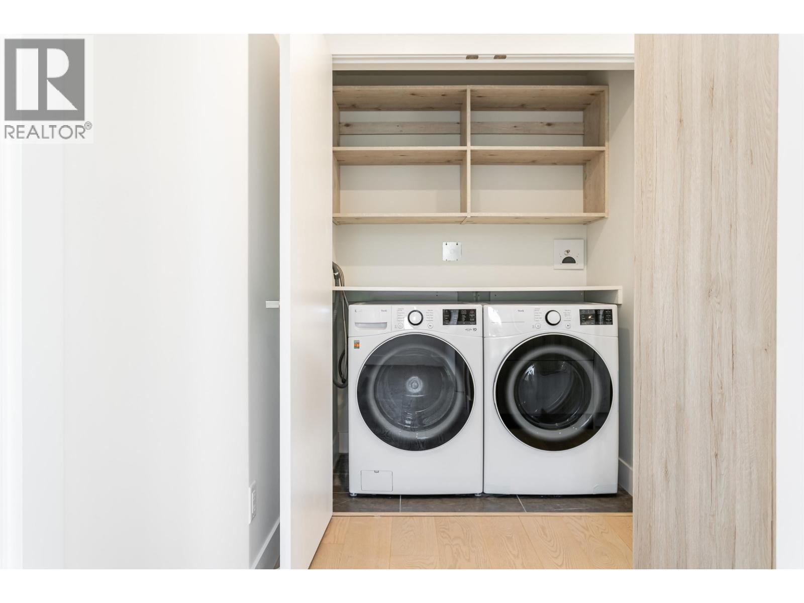 414 423 6TH STREET, West Vancouver