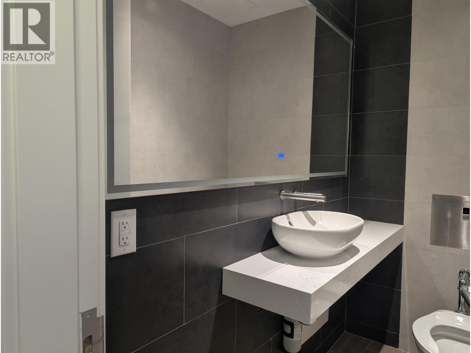 835 5599 NO. 3 ROAD, Richmond