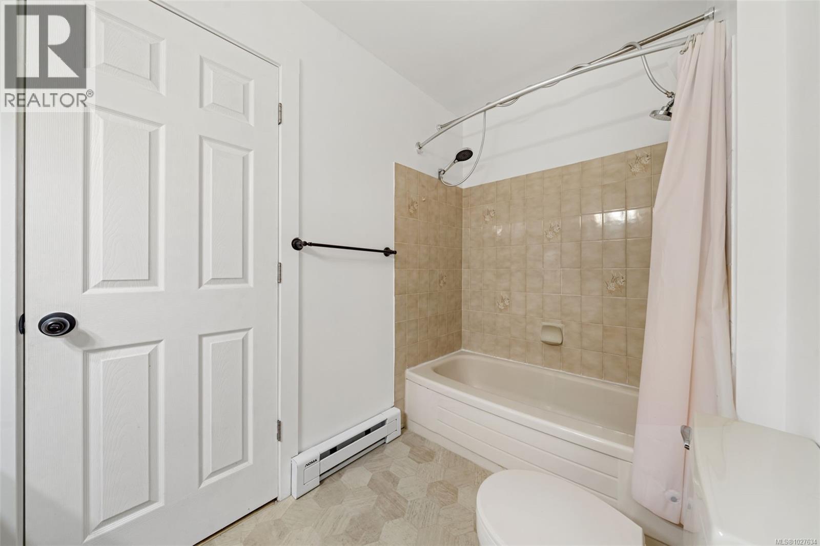 772 Mapleton Pl, Saanich