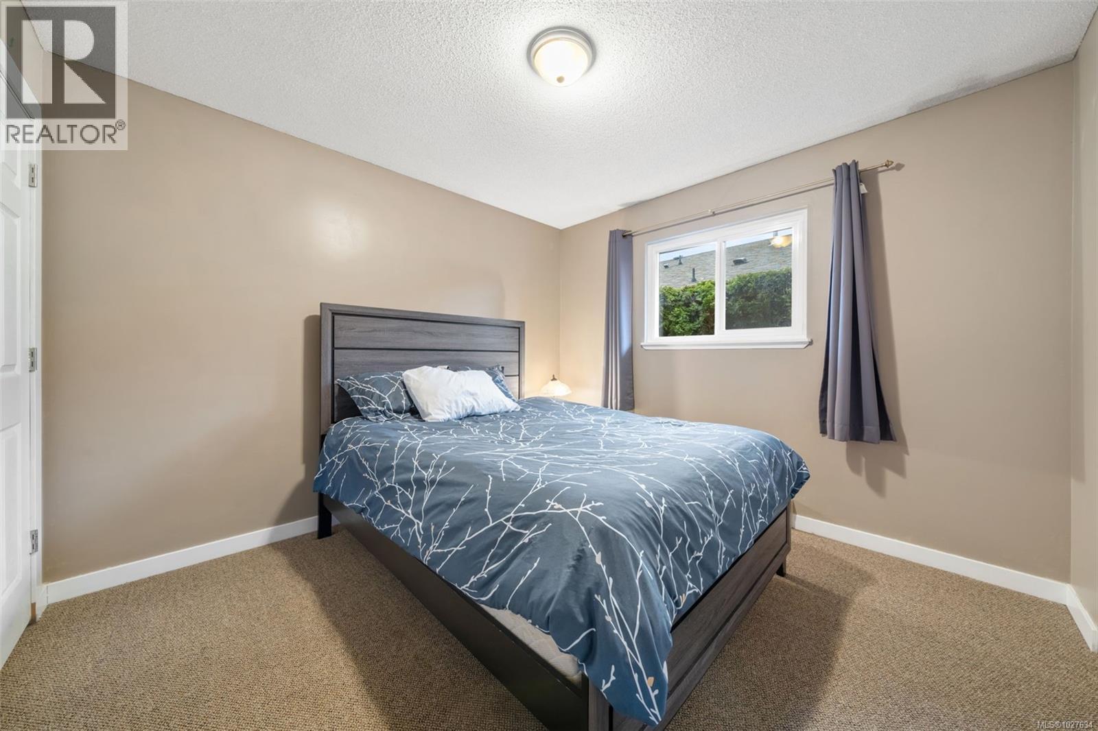 772 Mapleton Pl, Saanich