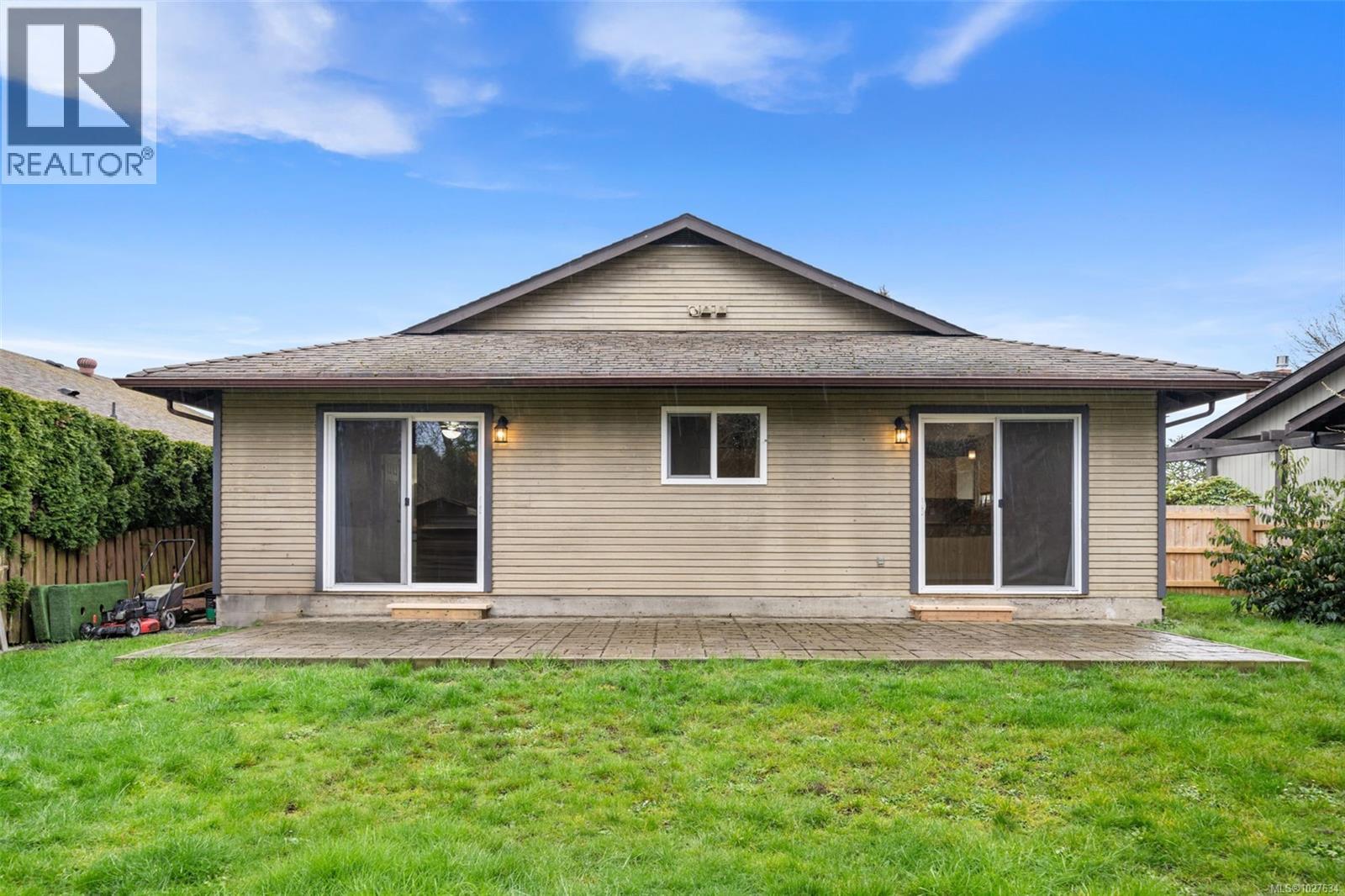 772 Mapleton Pl, Saanich