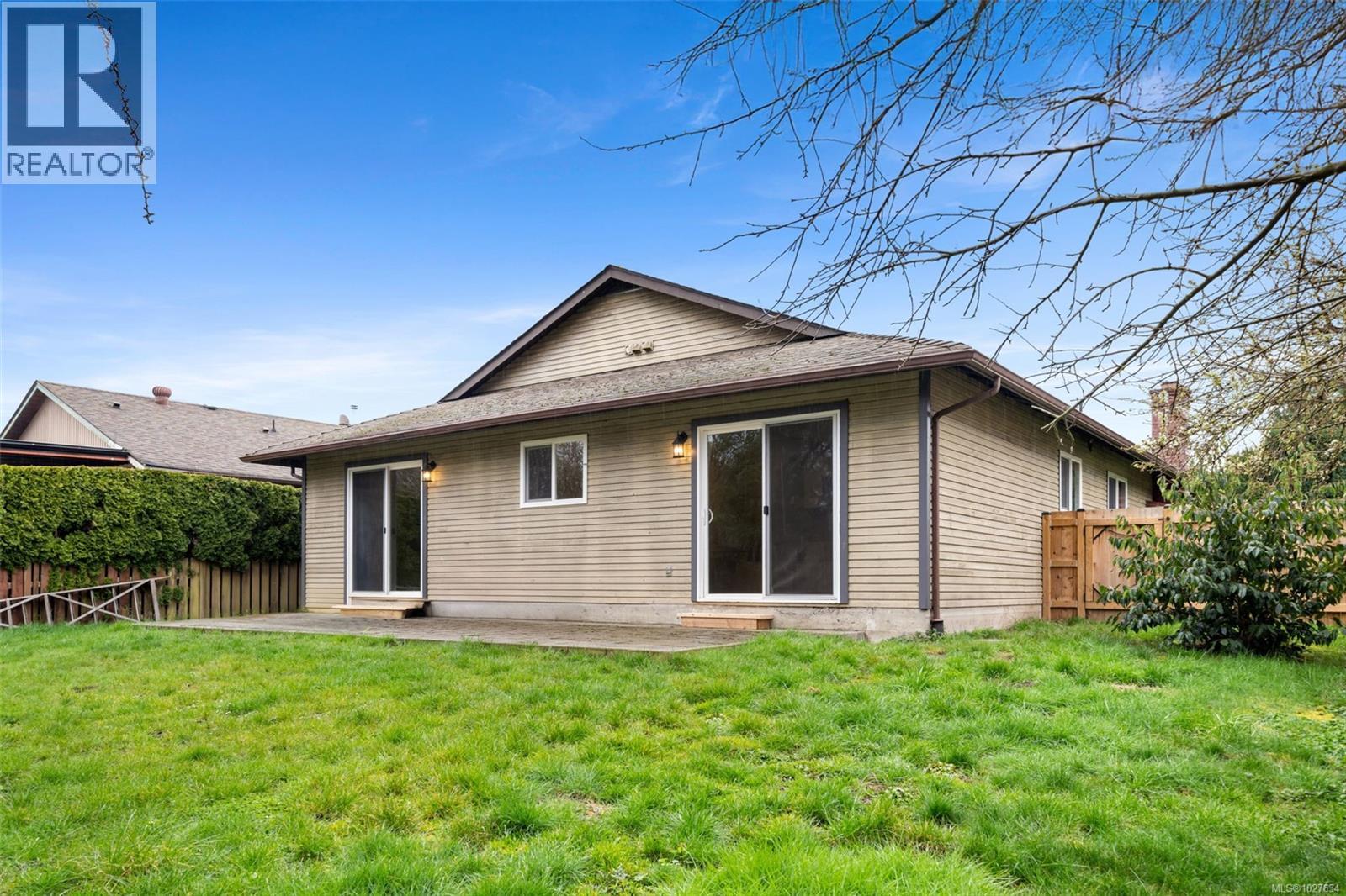 772 Mapleton Pl, Saanich