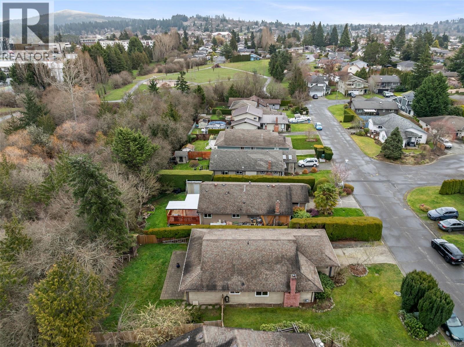 772 Mapleton Pl, Saanich