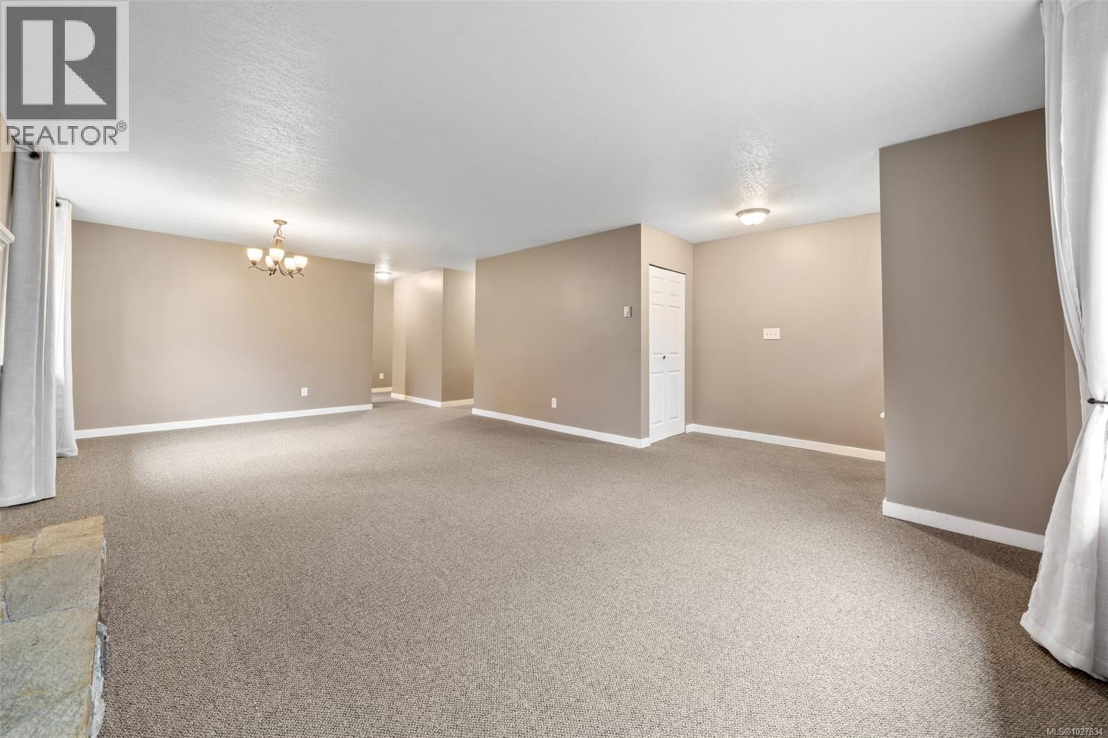 772 Mapleton Pl, Saanich