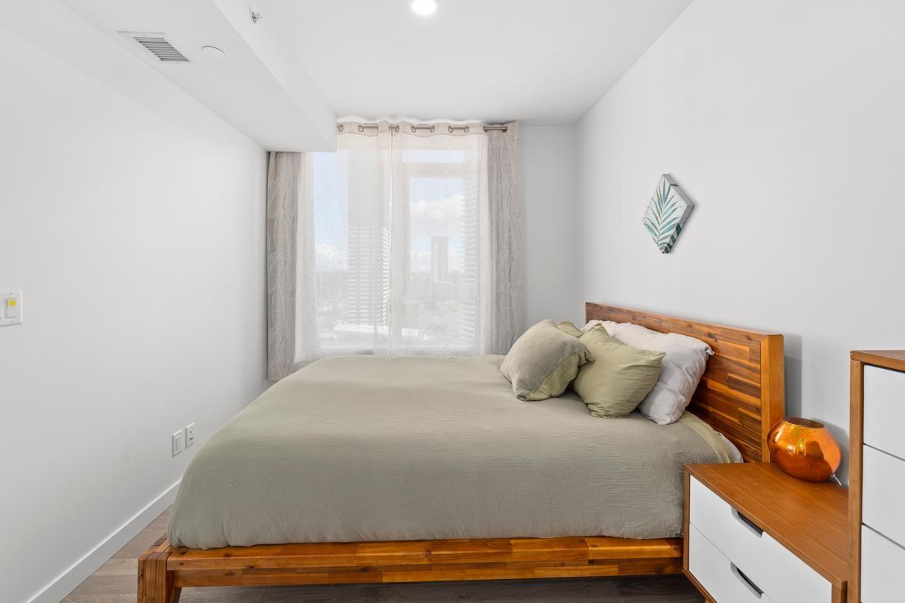 1604 10448 UNIVERSITY DRIVE, Surrey